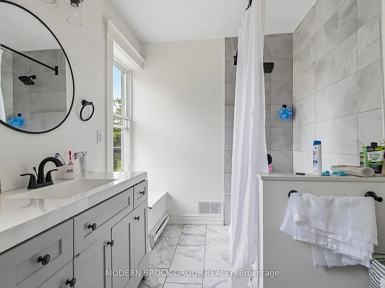 322 King St W — Photo 21