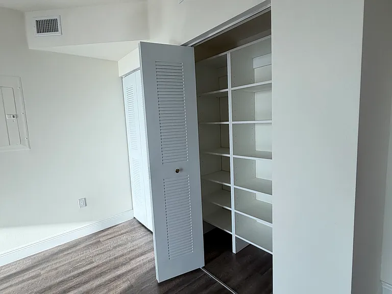 110 SW 13th St #2207 — Photo 6