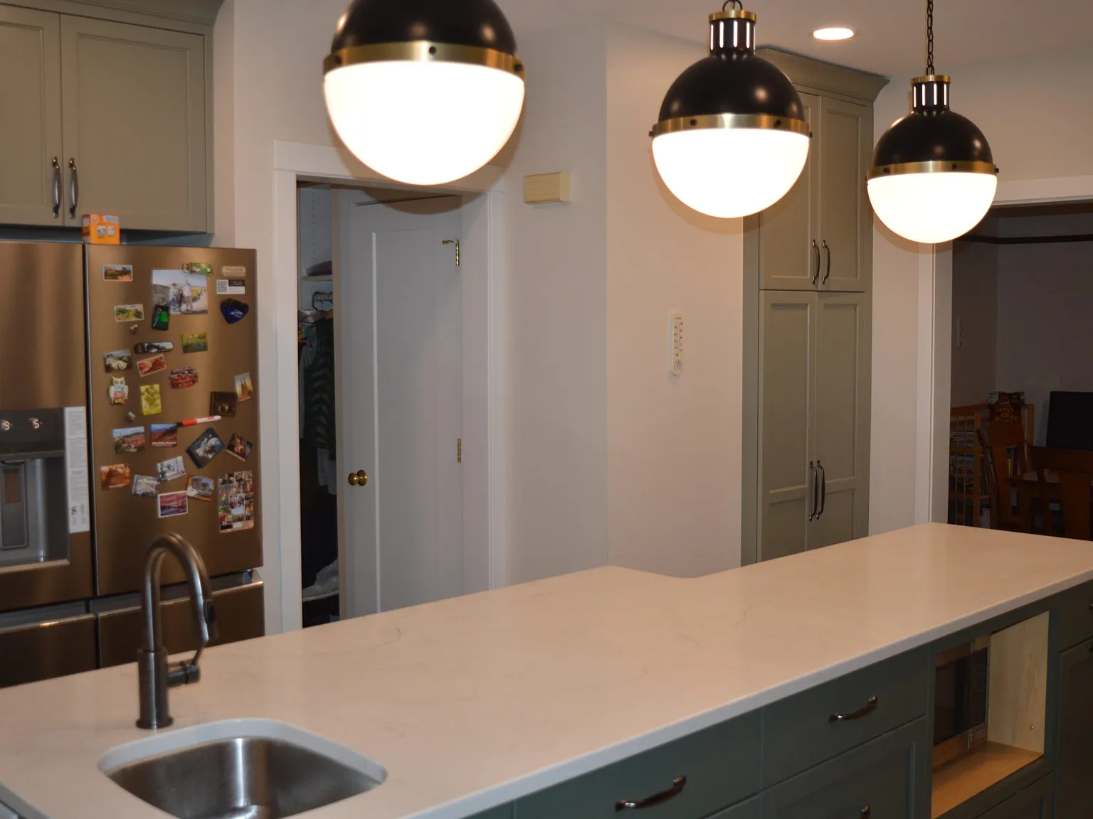 4 bed, 2.5 bath, 2452 sqft, $2,995 — Photo 4