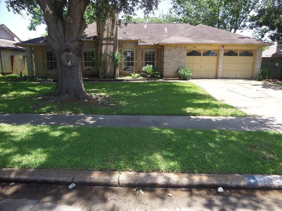 1st image of 3827 Brookwood Dr