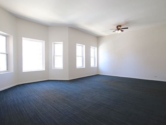 2nd image of 921 W Wilson Ave #2W