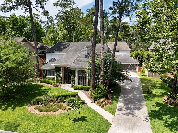 3rd image of 6 Robin Springs Pl