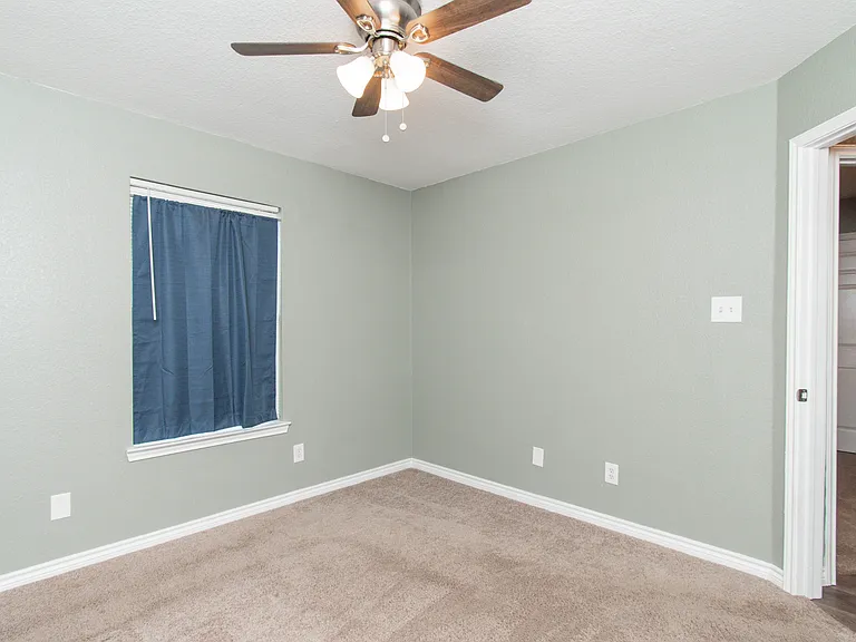 2001 Matt Dr — Photo 19