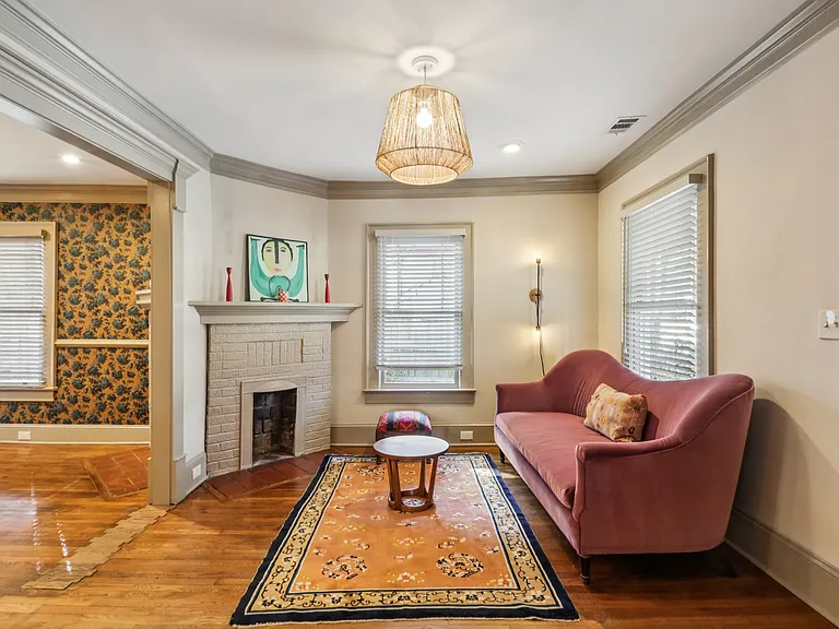 807 Lake Ave NE — Photo 9