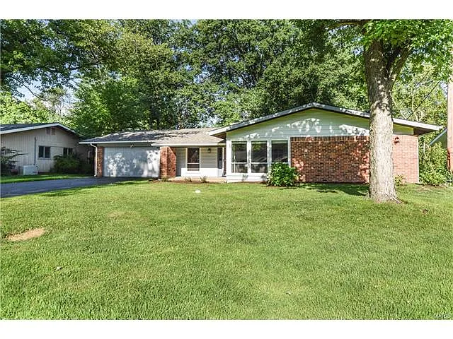 1514 Papillon Dr photo 1
