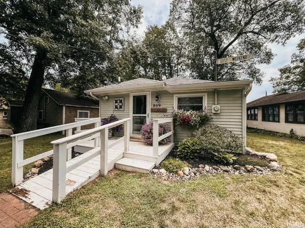 8093 N Tippecanoe Dr, Walkerton, IN 46574