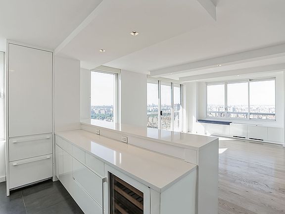 3rd image of 200 E 89th St #44BC
