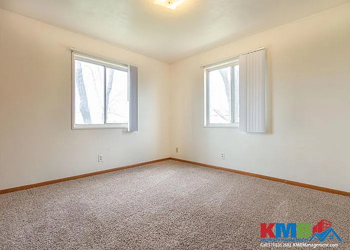Twixt Town Apartments - 121 Southview Drive — Photo 8