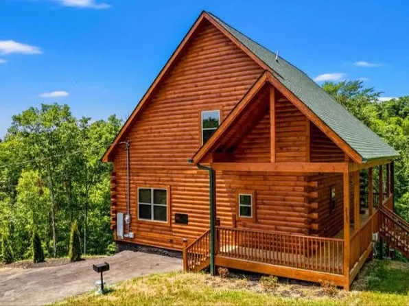 2105 Wingspan Dr, Sevierville, TN 37876