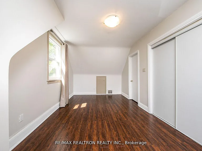 24 Highland Park Blvd — Photo 22