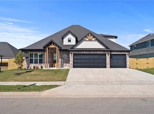 1121 Canyon Maple St, Centerton, AR 72719