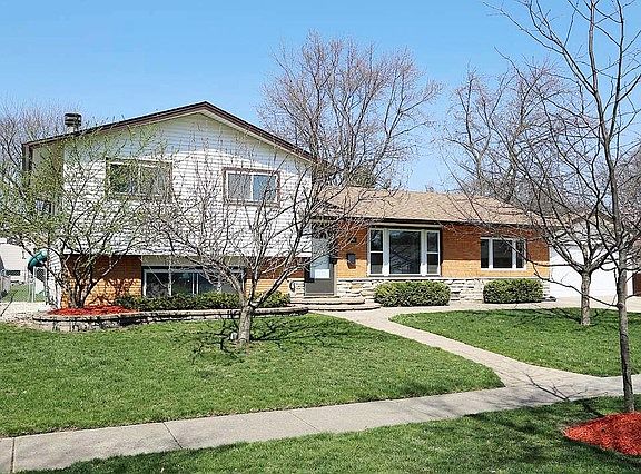 2nd image of 246 Fleetwood Ln