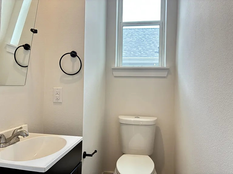 1535 W 24th St #B — Photo 10