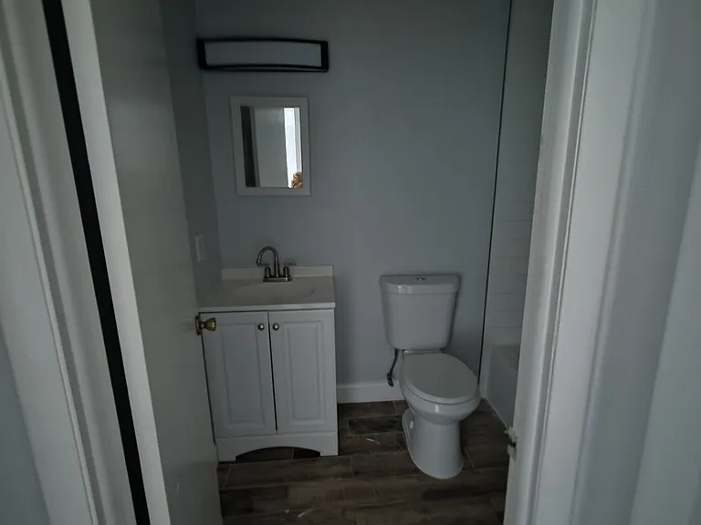 925 E 21st St #21 — Photo 2