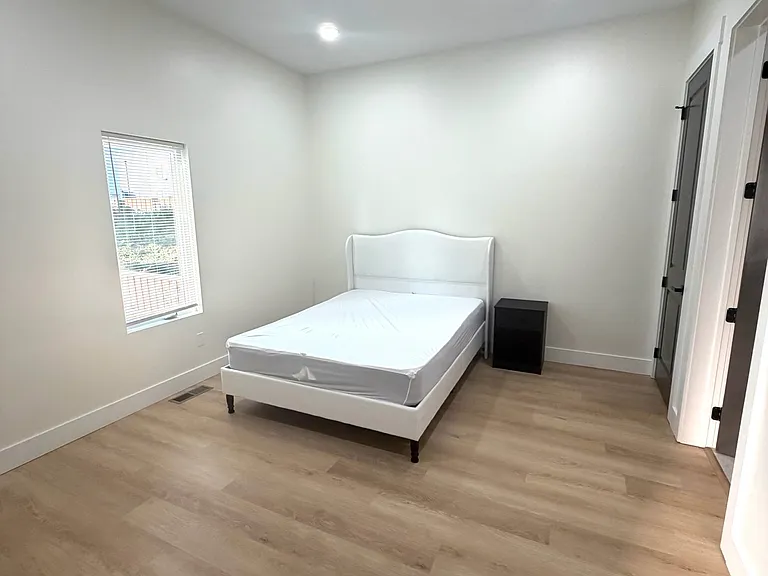 58 Robertson St #1 — Photo 6