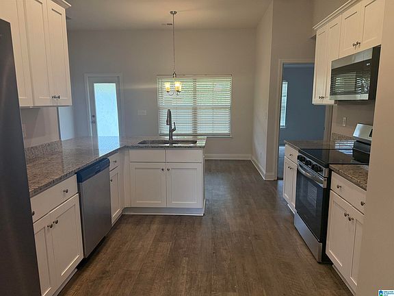 4th image of 414 Harless Ln