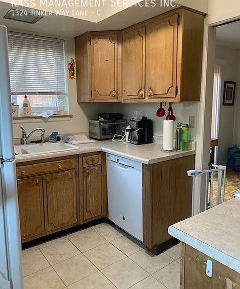1324 Tinker Way #C — Photo 6