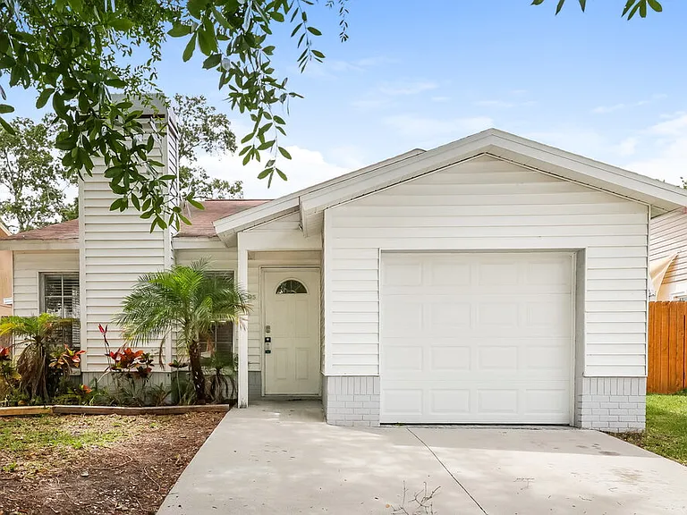 11105 Cherrywood Ln — Photo 1