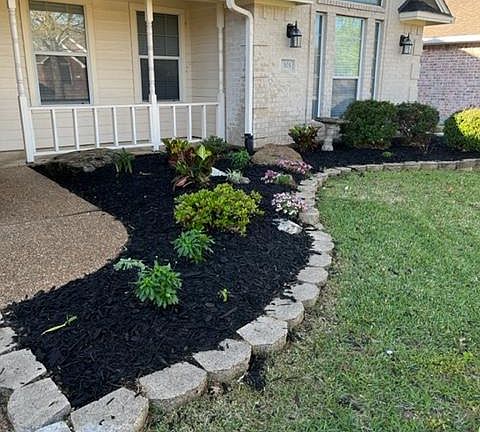 2nd image of 303 Landsburg Ln