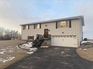 19-32 Hidden Valley Dr, Lanark, IL 61046