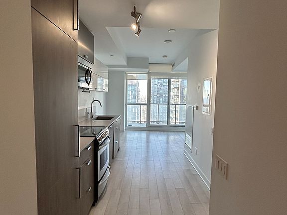 3rd image of 290 Adelaide St W #3902