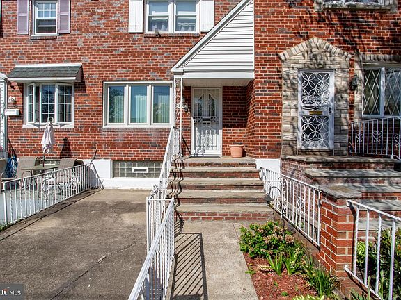 2nd image of 8617 Rugby St