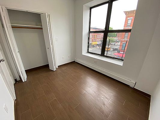 4th image of 1490 Fulton St APT 3F