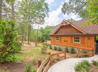 1163 Pine Mountain Rd, Sevierville, TN 37862