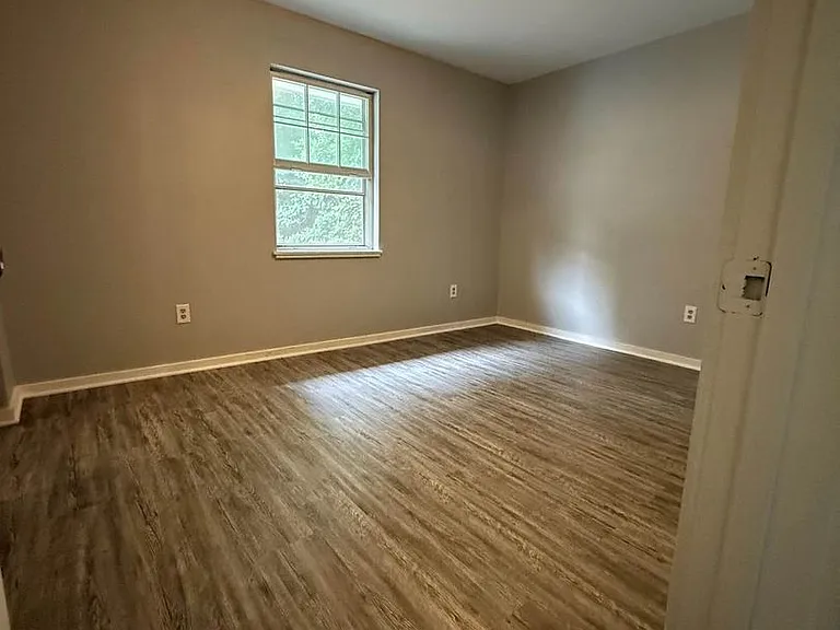 8208 Chas Cir — Photo 3