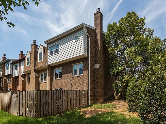 4th image of 7461 Zanuck Ct