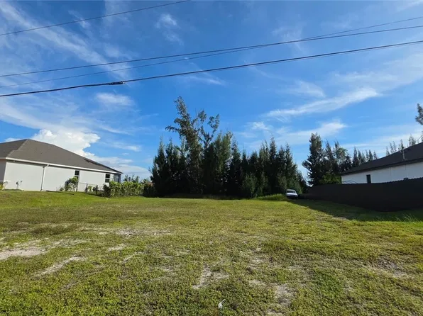 2206 NW 21st St, Cape Coral, FL 33993