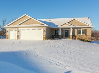 2175 Roselawn Ln, Oshkosh, WI 54904