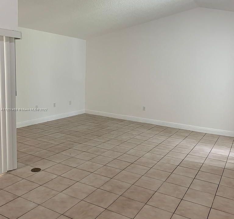 1st image of 21383 NE 8th Ct APT 4