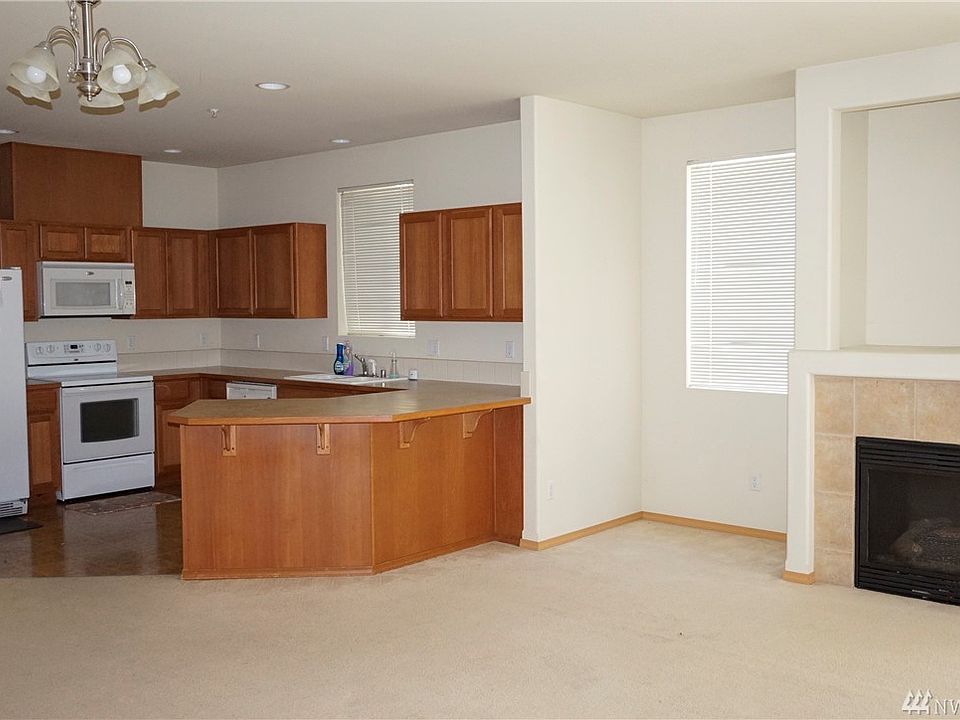 2nd image of 2280 Simmons St