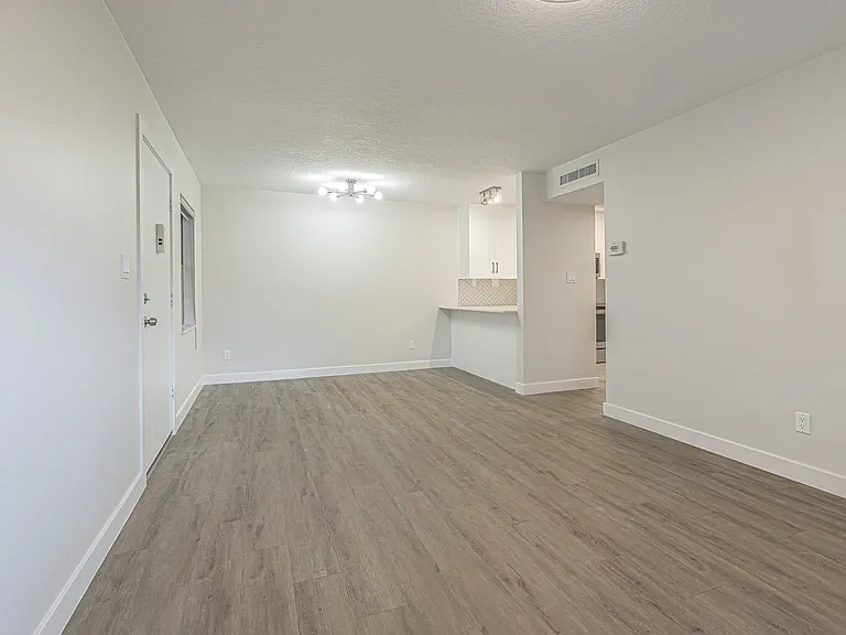 4311 W North A St #205 — Photo 8