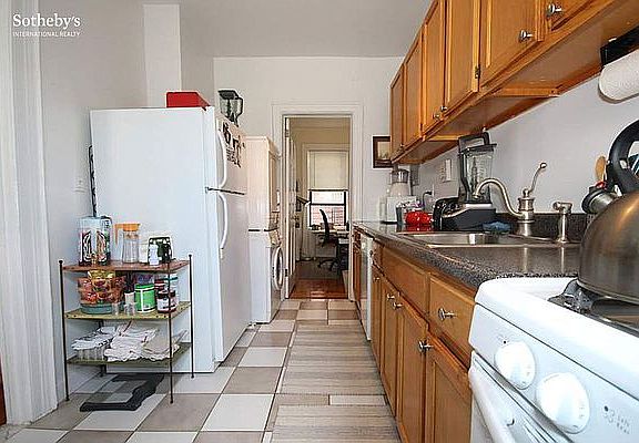 5th image of 31 E 127th St APT 1B