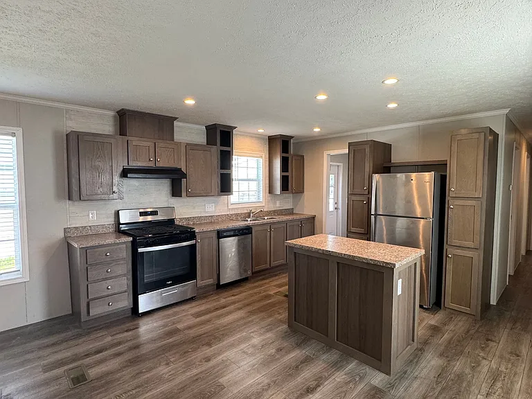 Oak Tree Village — Photo 9