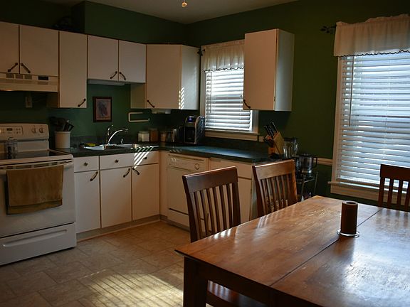 Large eat-in kitchen