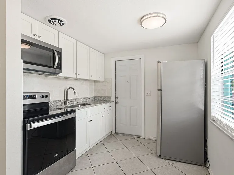 417 Milwaukee Ave — Photo 9