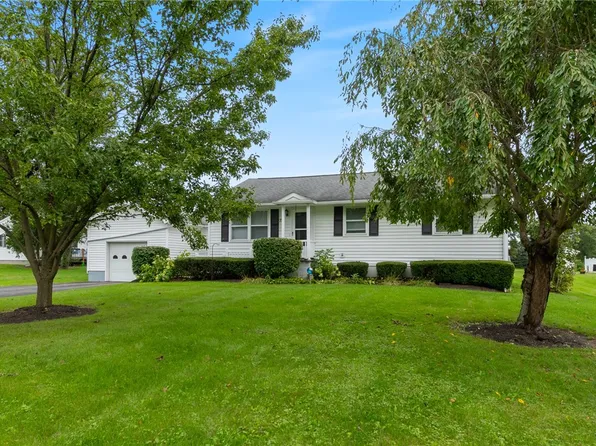 72 Church St, Waterloo, NY 13165