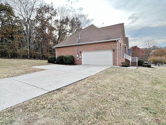 3rd image of 127 Cedar Forest Dr