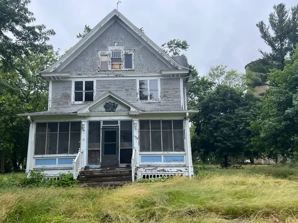 111 S Crossley St, Melvin, IL 60952