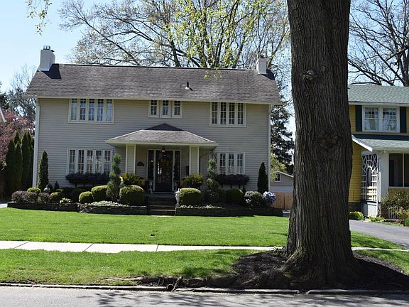 2nd image of 341 Oakland Park Ave