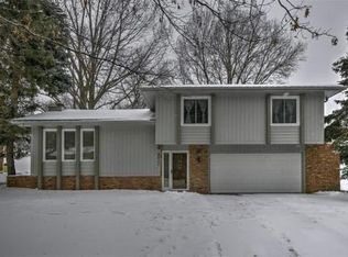 8011 Manderson St, Omaha, NE 68134