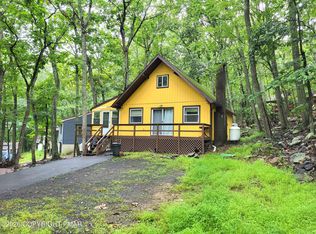 1067 Porter Dr, Bushkill, PA 18324