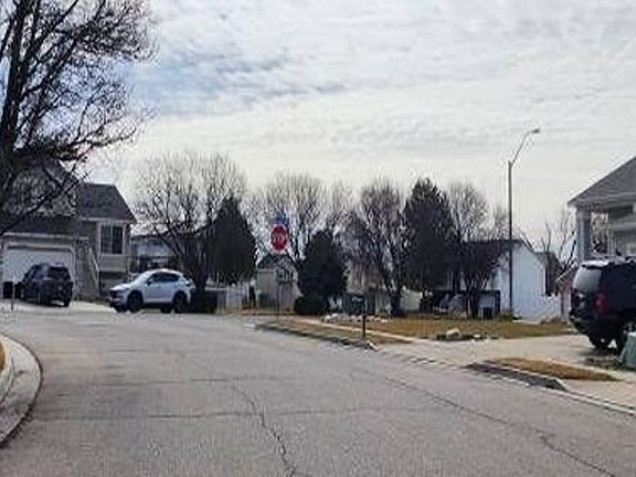Exterior Neighborhood (street photo)