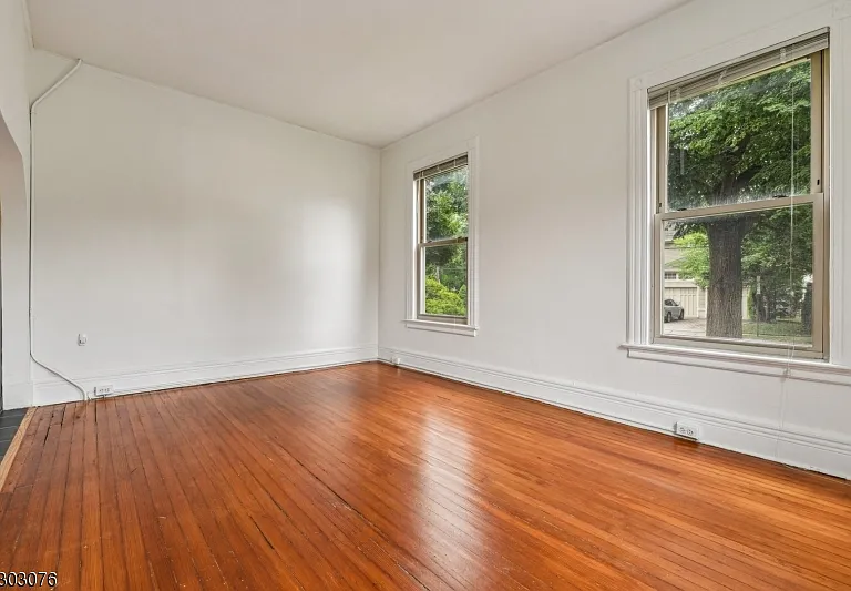 90 Midland Ave #4 — Photo 8