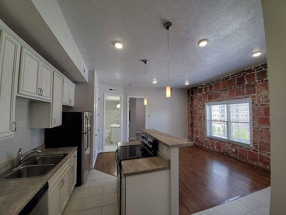 3rd image of 528 S 29th St #303-A670