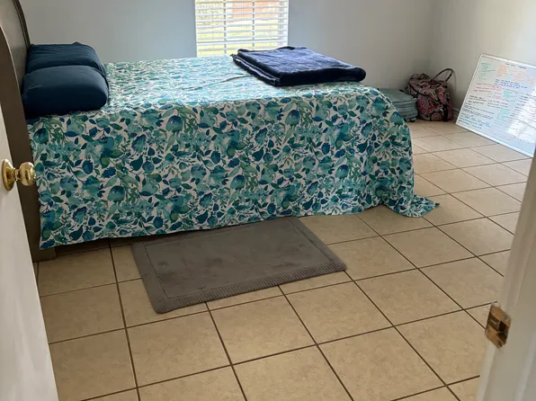 901 Roaring Springs Rd, Fort Worth, TX 76114