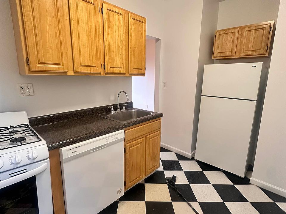 1st image of 216 6th Ave APT 4A